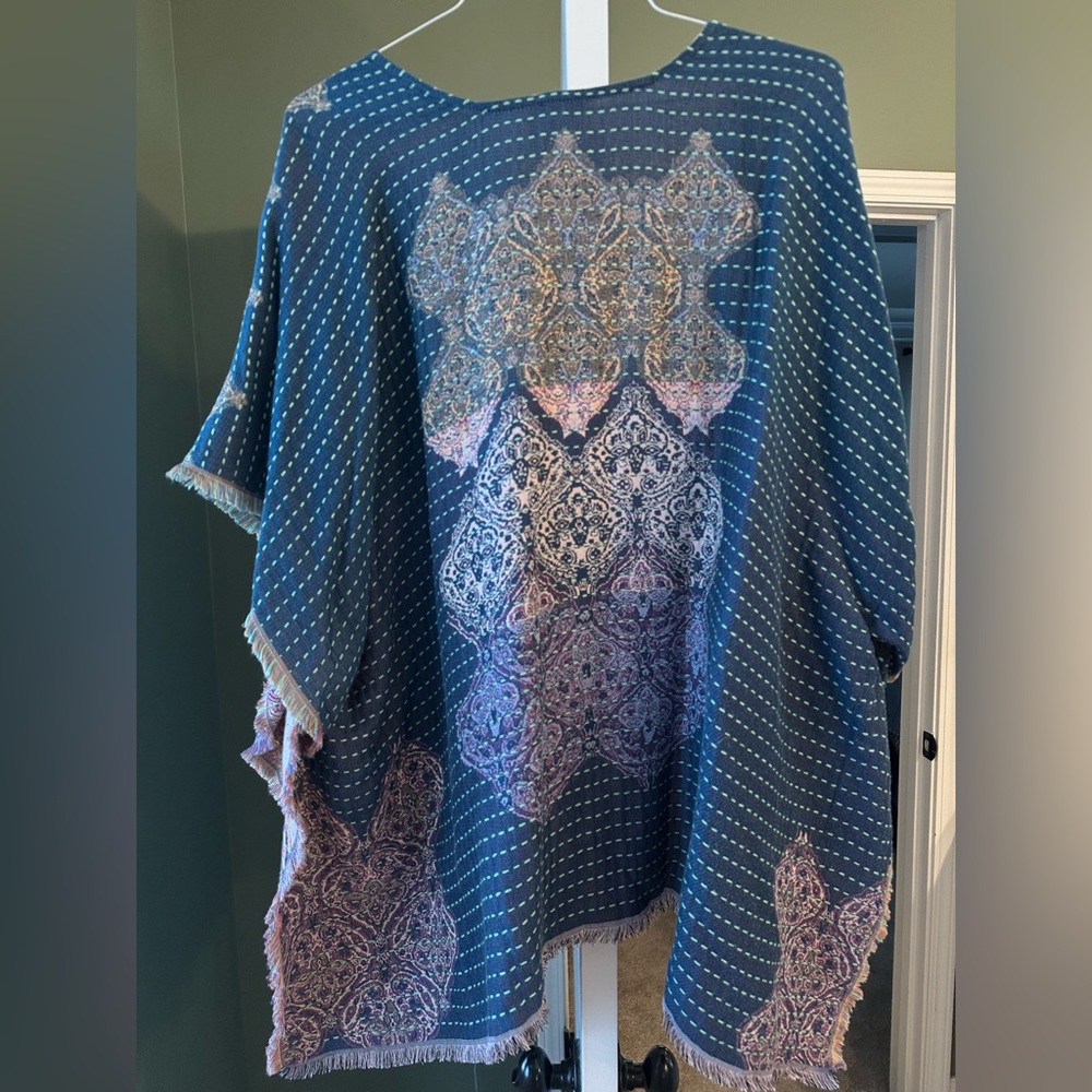 Pure Jill Embroidered Ruana. - Picture 4 of 4